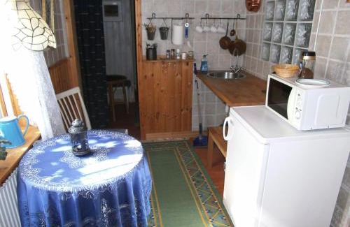 Essunga Kyrkby Haus | Madam Blå Hotel
