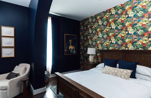 Five Points South Hotel | Madame Lou's Room at The Painted Lady! Pets Allowed, Free Parking!