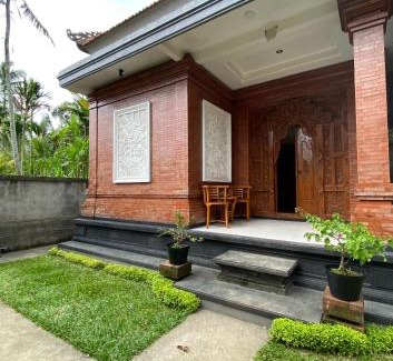 Taro Haus | Made Misi Homestay