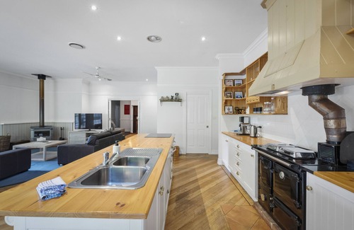 Lucaston Haus | Magical Lucindale - 4 Bedroom House
