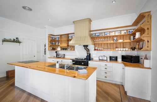 Lucaston Haus | Magical Lucindale - Gorgeous 4 Bedroom House - Lucaston