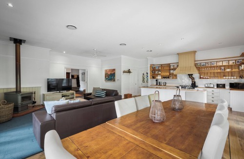 Lucaston Haus | Magical Lucindale - Gorgeous 4 Bedroom House - Lucaston