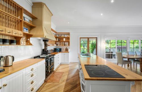 Lucaston Haus | Magical Lucindale - Gorgeous 4 Bedroom House