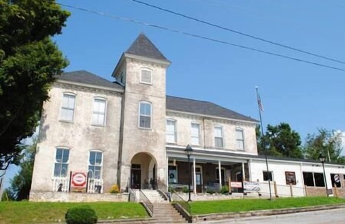 Jefferson City Wohnung | Magistrate Rm, The Lodge at Old City Hall