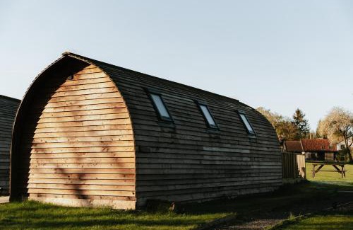 Bury St Edmunds Haus | Maglia Rosso by Wigwam Holidays