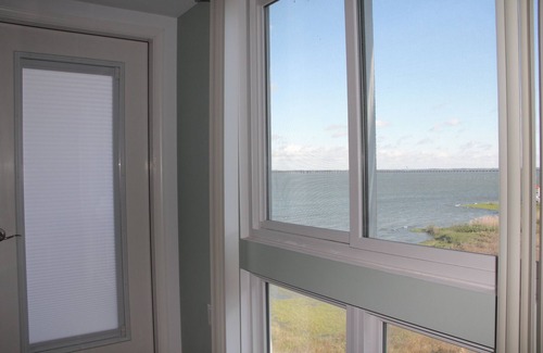 Midtown Ocean City Eigentumswohnung | Herrlicher Blick auf die Bucht !!! Neue luxuriöse Eigentumswohnung; Neue Möbel & Bodenbeläge;