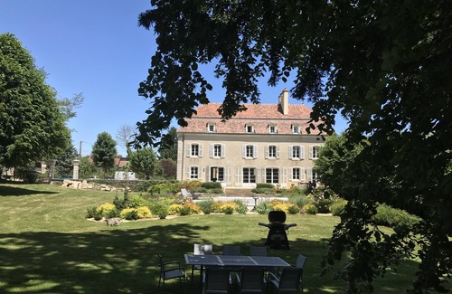 Authume Haus | Magnificent family property with swimming pool in Burgundy Franche-Comté