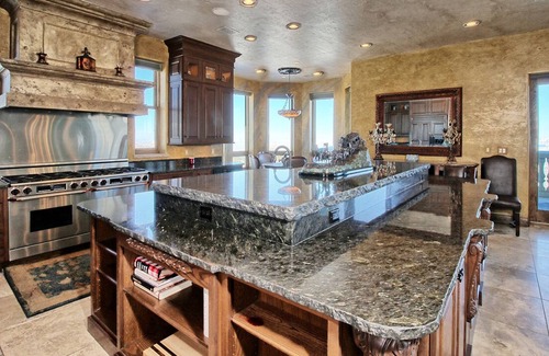 Mesa Haus | Magnificent Modern Castle