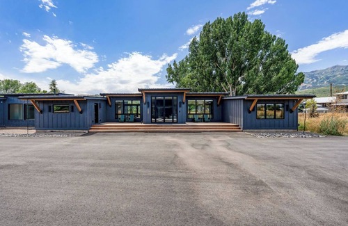 Morgan County Haus | Magnificent Mountain Estate in Morgan