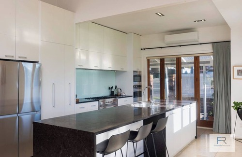 Grey Lynn Haus | Magnificent Parkside Retreat