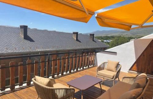 Puigcerda Wohnung | Magnifico ático con vistas, parking y piscina