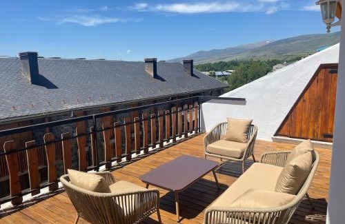Puigcerda Wohnung | Magnifico ático con vistas, parking y piscina