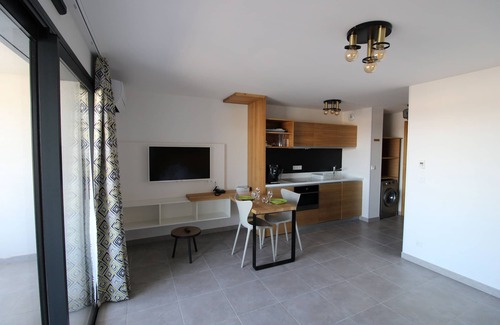 Arena Wohnung | Magnifique Studio Avec Service Hôtelier