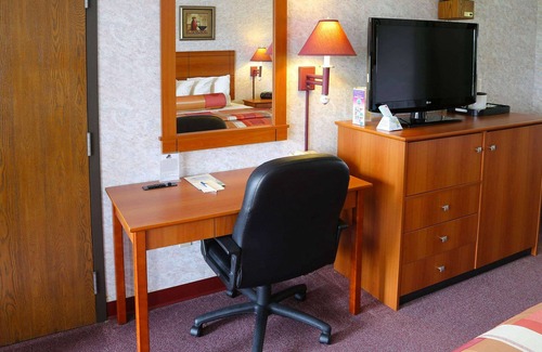 Howell Hotel | Magnuson Hotel Howell