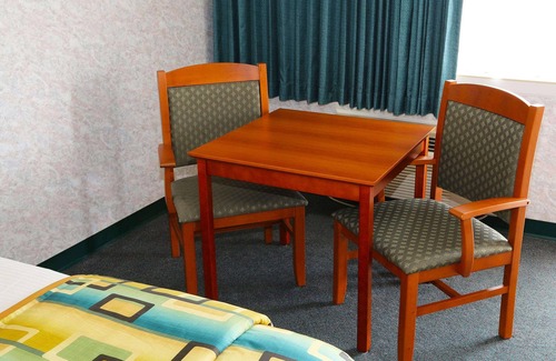 Howell Hotel | Magnuson Hotel Howell