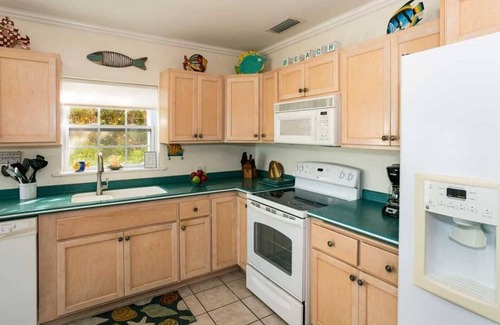North Side Villa | Mahagoni Punkt 5: 3 BR / 3 BA Villa in North Side, 6 Personen