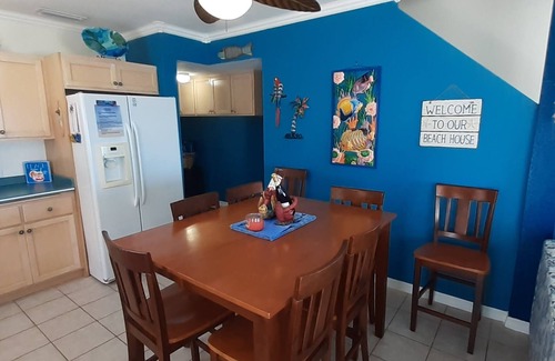 North Side Villa | Mahagoni Punkt 5: 3 BR / 3 BA Villa in North Side, 6 Personen