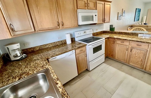 Rum Point Eigentumswohnung | "Mai Kai" Recently renovated Oceanfront Ground Floor Condo - Kaibo Yacht Club II