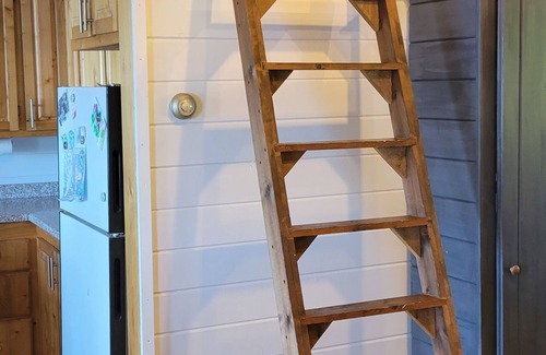 Lincoln Haus | Maine "Kottage" just feet from the water, perfect for your 4-Season Adventure!