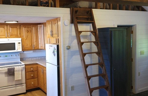 Lincoln Haus | Maine "Kottage" just feet from the water, perfect for your 4-Season Adventure!