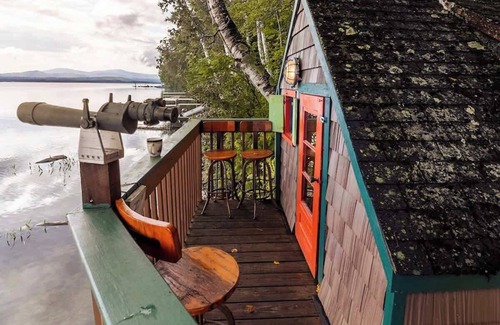 Weld Kabine | Maine Lake House: All Inclusive Lakefront Getaway