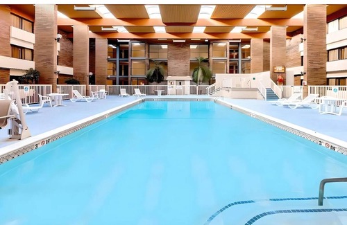 Lansing Hotel | MainStay Suites Lansing West