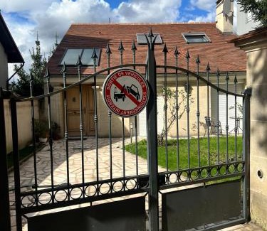 Noisy-le-Sec Wohnung | Maison Évasion Panoramique entre Paris et Disney