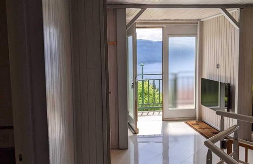 Maisod Skihütte | Maison Avec vue Imprenable sur le lac de Vouglans