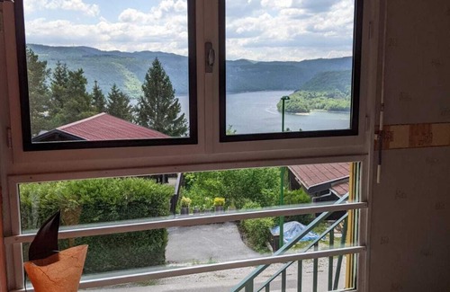 Maisod Skihütte | Maison Avec vue Imprenable sur le lac de Vouglans
