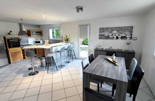 Villard-Saint-Sauveur Haus | Maison Azul