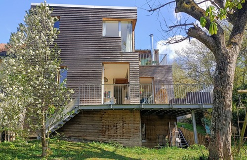 Sucy-en-Brie Haus | Maison D'architecte en Bois au Bord de l eau