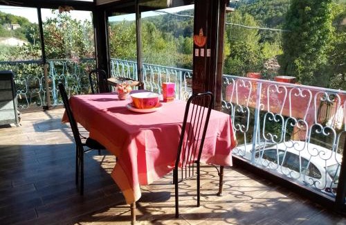 Draguignan Haus | Maison d'hôtes éco-responsable avec piscine 6X12m LIRE L'ANNONCE VOTRE HÔTE SVP