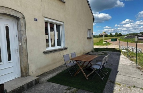Mont-sur-Monnet Haus | Maison de balerne.