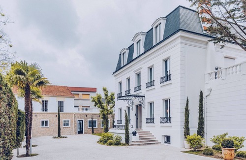 La Varenne Saint-Hilaire Haus | Maison de Prestige Avec Piscine Extérieure à Quelques pas de Paris ...!
