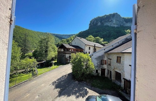 Les Planches-pres-Arbois Haus | Maison Avec Terrasse au Pied de la Reculée