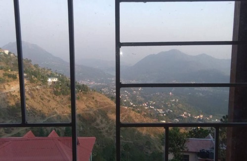 Bhimtal Skihütte | Majestic Cottage with WiFi in Bhimtal