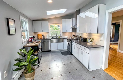 Princeton Haus | Majestic Princeton Home Arcade Big Yard 4BR