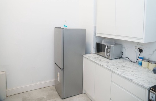 Openshaw Wohnung | Make everyday special with a stay at Harmony suite!