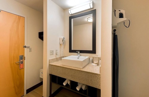 East Garden City Haus | Making the Best Memories Along the Way! 2 Great Units, Minutes to NYCB Theatre!