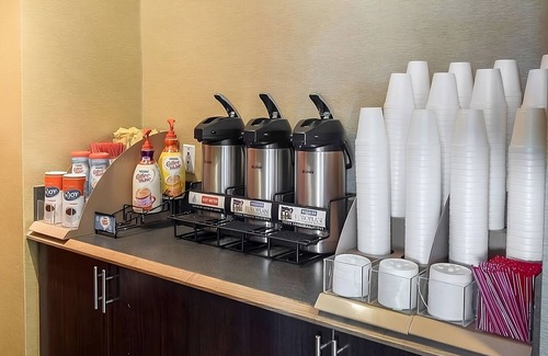 Saugus Haus | Making The Best Memories Along The Way! 2 Relaxing Units, Pet-friendly