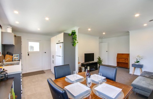 Havelock North Haus | Mama and Papa's - Havelock North Holiday Home