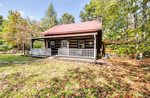 Mammoth Cave Haus | Mammoth Cave Cabin with Fire Pit - 3 Mi to Lake!