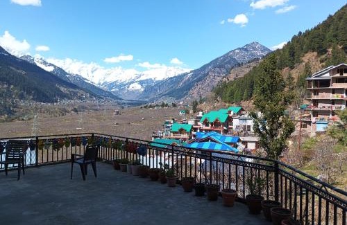 Jagatsukh Haus | Manali Parvat View