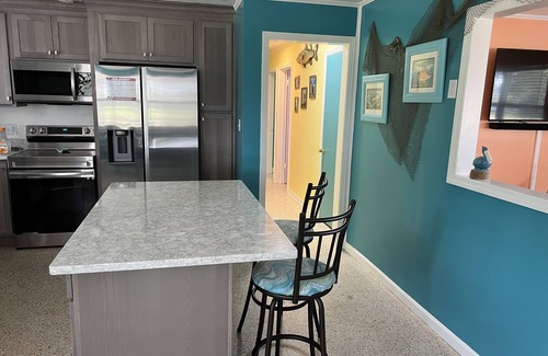 Gulf County Haus | Manatee Cove on the waterway with 5 acres. Pet Friendly. 5 minutes to the beach!