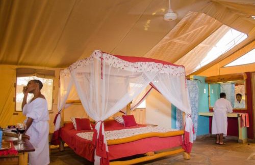 Tsavo Kabine | Maneaters