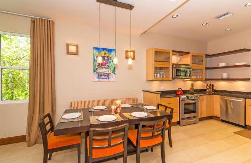 West Bay Haus | Mango Cottage - Micro-Resort in West Bay