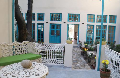 Paltan Bazaar Haus | Mango Tree Courtyard Dehradun