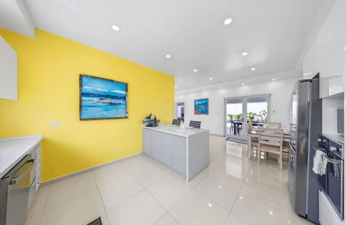 Kamay Wohnung | Luxe Villa w Private Pool Mango Villa by Bocobay