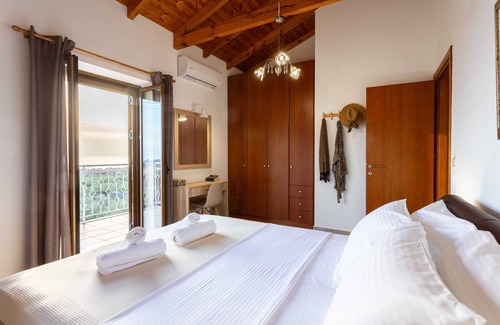 Riglia Haus | Mani Stone Villa Majlinda - Tranquil Getaway Gem