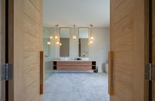 Si Sunthon Villa | Manick Hillside Villa 7